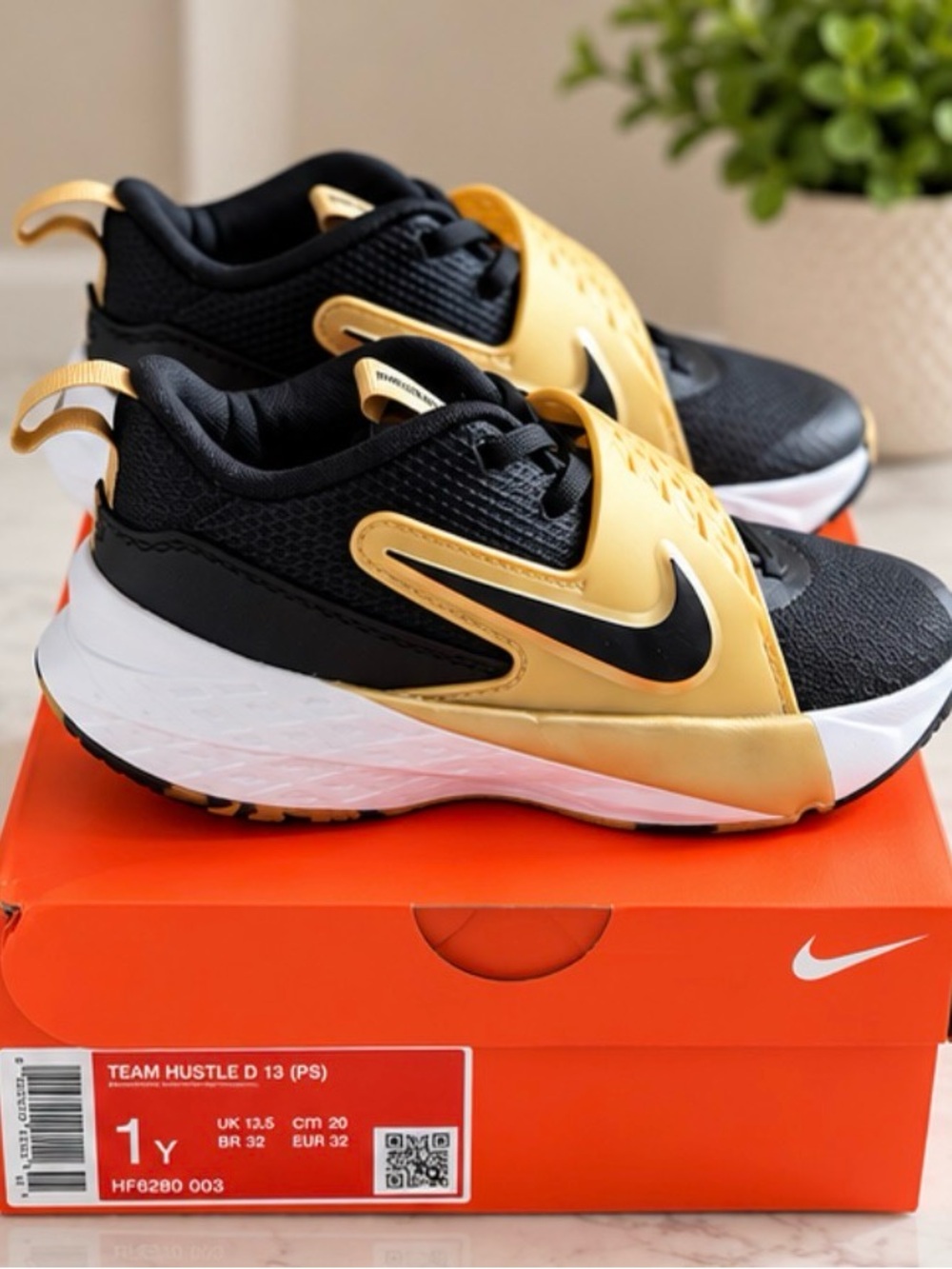 Nike Team Hustle D 12 PS Basketball Shoes Black Gold 1Y NWT